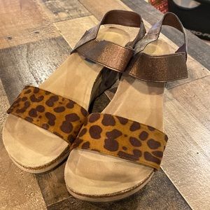Natural Reflections Wedges - Cheetah Size 9
